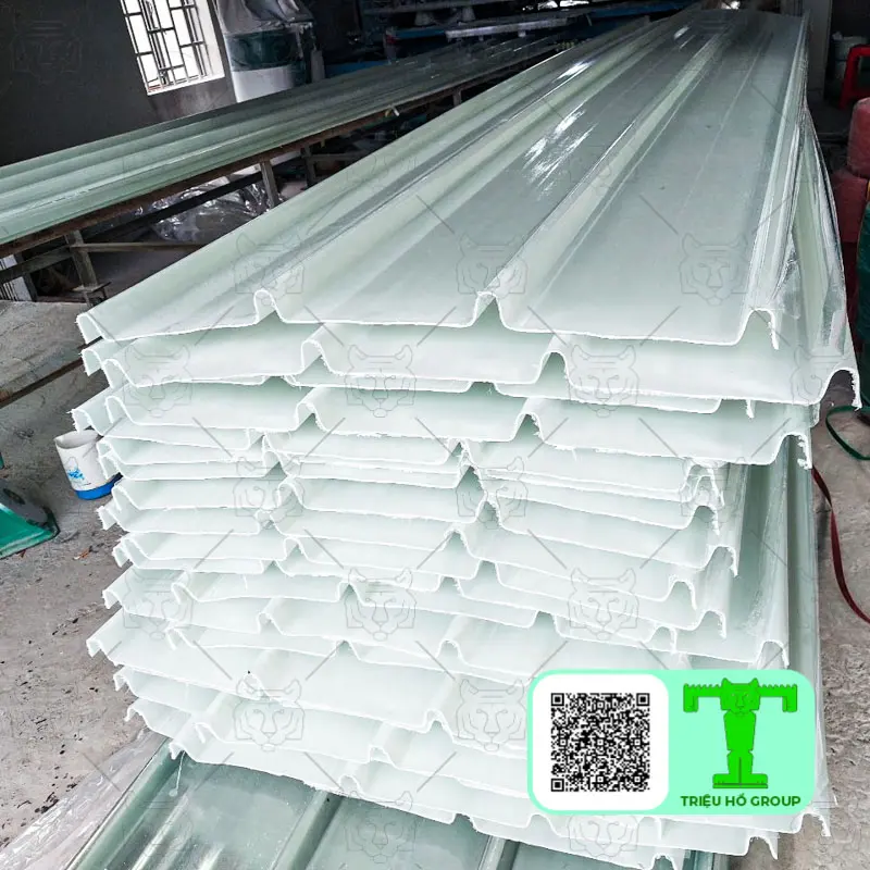 Tôn composite lấy sáng sóng Cliplock xếp kiện