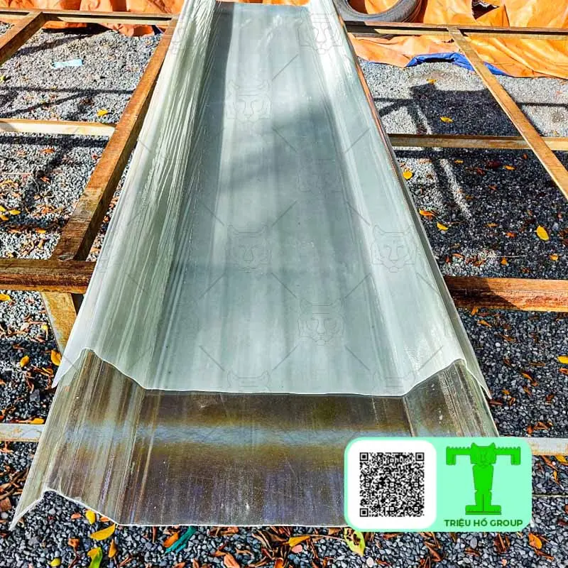 Tôn lấy sáng sóng Cliplock nhìn dọc