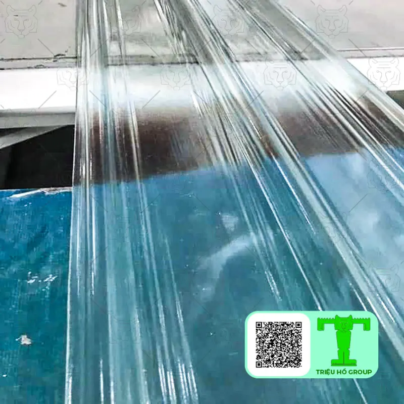 Tôn lấy sáng sóng Cliplock trong suốt