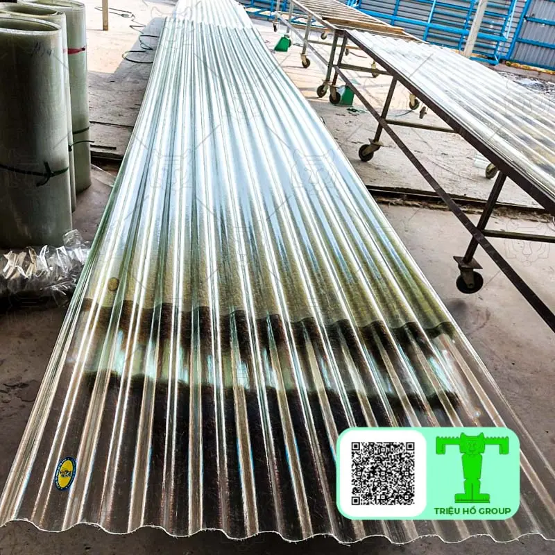 Tôn composite sóng loại trong xếp tại xưởng